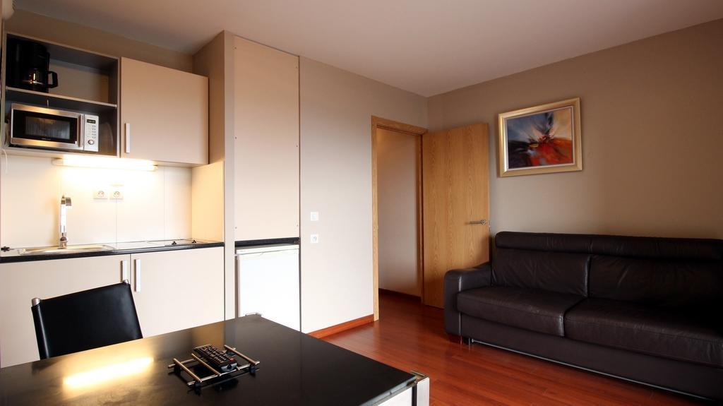 Aux Balcons Du Sancy Aparthotel Picherande Exterior photo